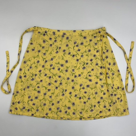 Dolls Kill Motel Rocks Handmade Floral Wrap Mini Skirt Women’s Size Small - Picture 3 of 16